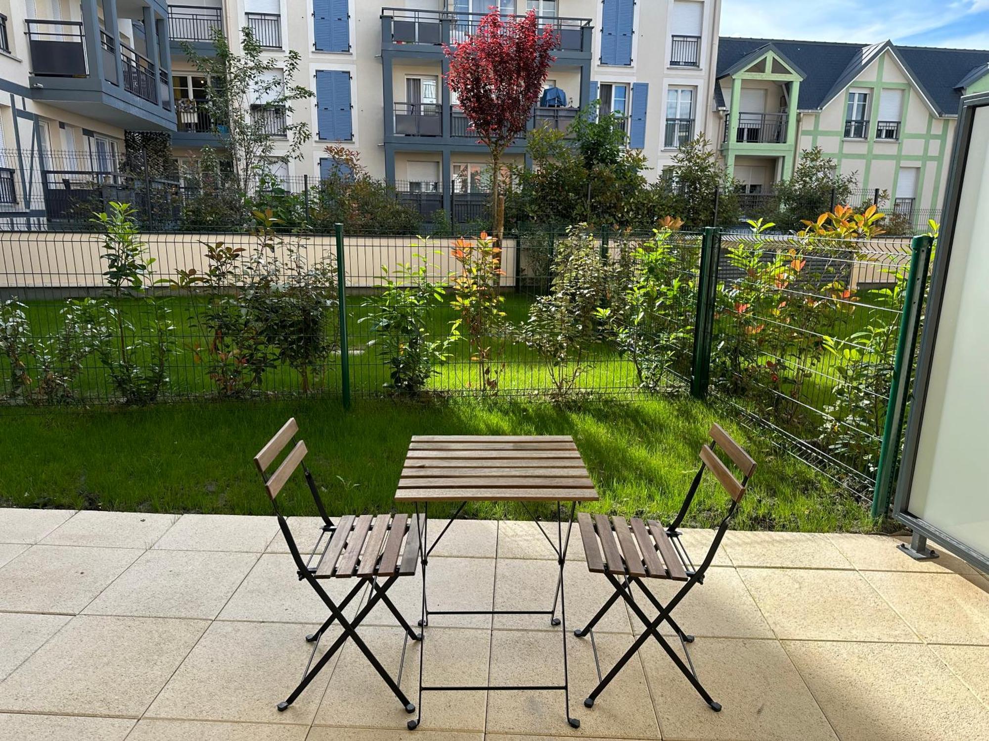Appartement 2 Pieces Neuf Avec Sont Jardin Prive Franconville  Exterior photo